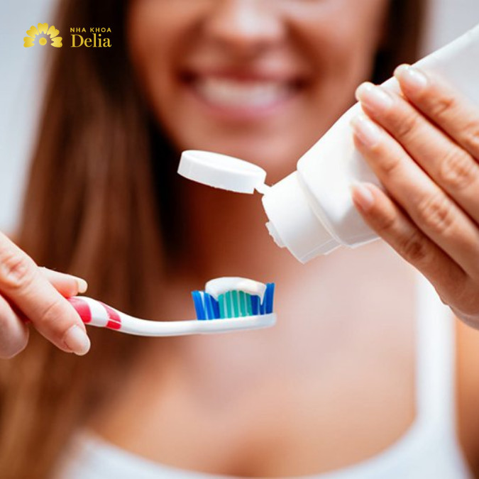 Phòng ngừa sưng mộng răng với việc đánh răng đều ít nhất 2 lần mỗi ngày