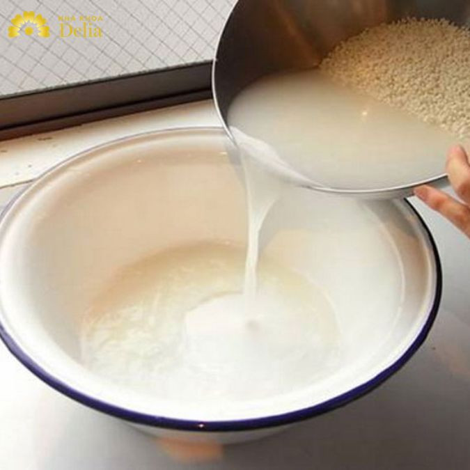 Bí quyết làm trắng răng tự nhiên từ nước vo gạo