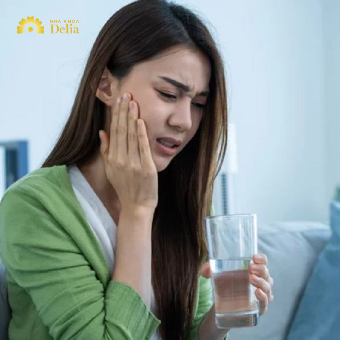 Răng hư tủy thường có dấu hiệu đau nhức kéo dài