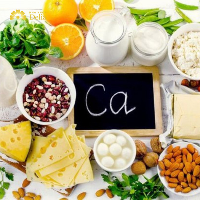 Bổ sung nhiều các thực phẩm giàu canxi và vitamin D giúp tăng cường sức khỏe răng và xương.