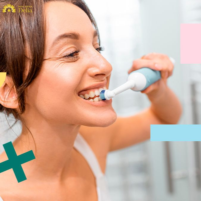 Nhờ vào chuyển động xoay và rung của lông bàn chải với tốc độ cao, bàn chải điện có khả năng loại bỏ mảng bám cứng đầu