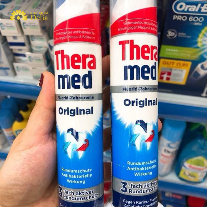 Theramed Original là kem đánh răng với công thức 2 trong 1, kết hợp kem đánh răng và nước súc miệng trong một sản phẩm