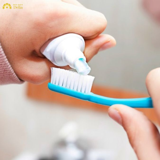 Nên thay bàn chải đánh răng 3-4 tháng/lần