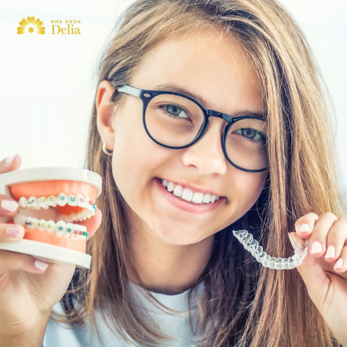 So sánh niềng răng trong suốt và mắc cài? Phương pháp nào tối ưu hơn