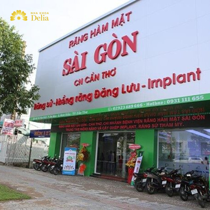 Nha khoa Răng Hàm Mặt Sài Gòn, với chi nhánh tại Cần Thơ, là một trong những địa chỉ được đánh giá cao về dịch vụ niềng răng trong suốt.