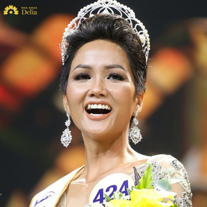 H'Hen Niê xuất thân từ một gia đình người Ê Đê tại Đắk Lắk