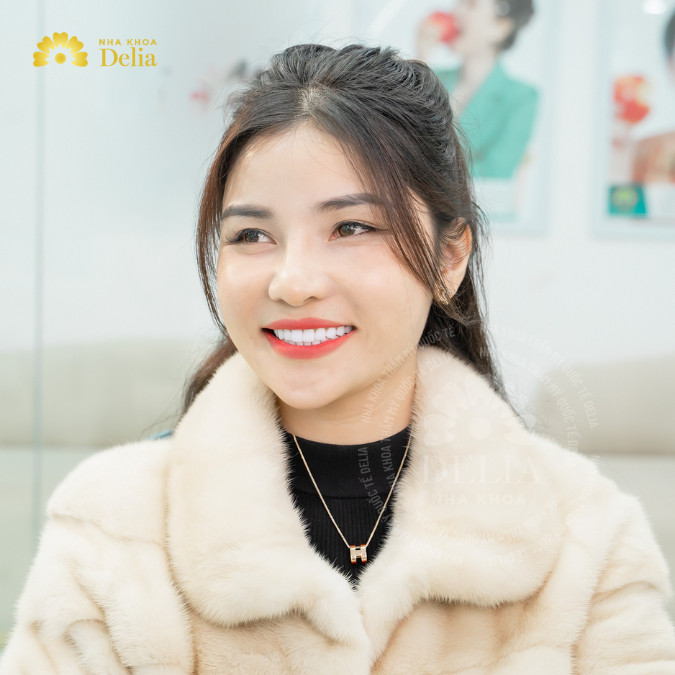 Niềng răng tại Delia không chỉ giúp tôi cải thiện vẻ ngoài mà còn cảm thấy thoải mái hơn khi làm việc - Chị Duyên