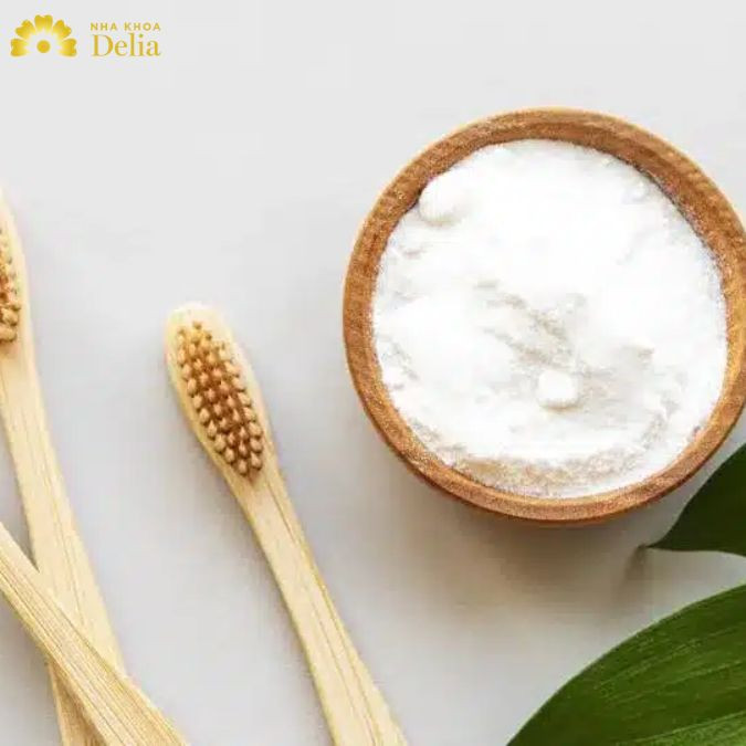 Đánh răng trực tiếp với muối