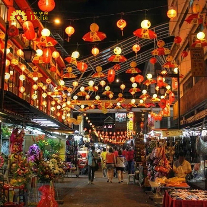 Khu China Town Quận 5, hay còn gọi là Chợ Lớn, là một trong những khu vực sầm uất và giàu bản sắc văn hóa ở Sài Gòn