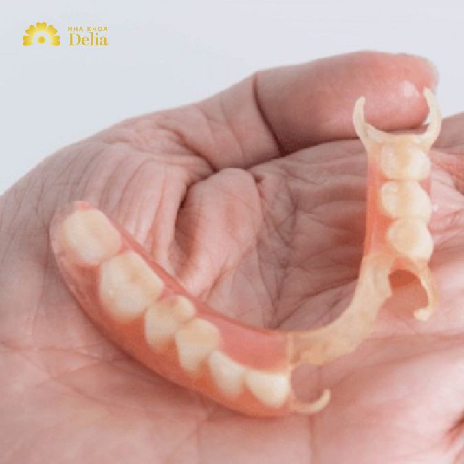 Chi phí cho mỗi răng trong hàm tháo lắp có thể dao động từ 300.000 VNĐ đến 1.000.000 VNĐ