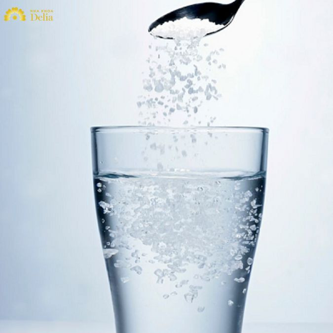 cách súc miệng bằng nước muối đúng theo chuyên gia