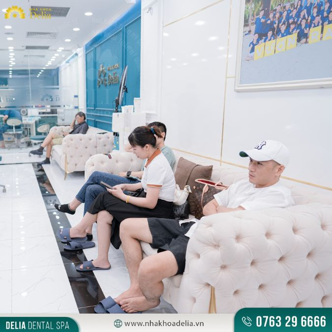 Màu sắc và ánh sáng cũng là yếu tố quan trọng giúp tạo dựng cơ sở vật chất khang trang, sạch đẹp