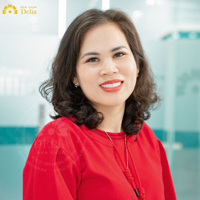 Chị Thu Hằng - Thẩm mỹ răng sứ Emax