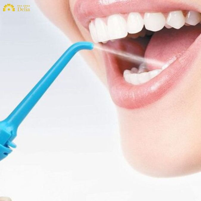 Máy tăm nước giúp loại bỏ vi khuẩn gây hại, giảm viêm nướu