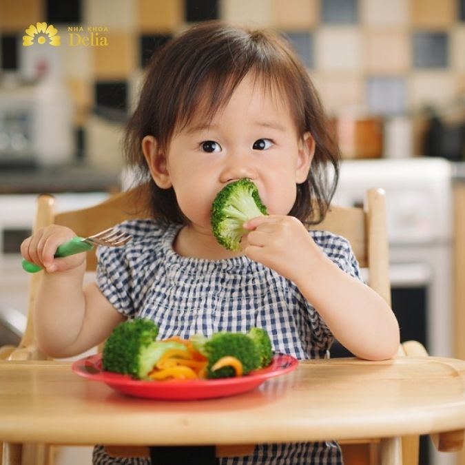 Một chế độ ăn uống lành mạnh giàu canxi, photpho và vitamin D có thể hỗ trợ phát triển xương và răng khỏe mạnh