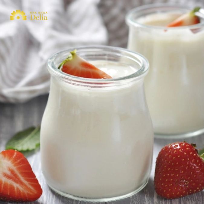 Nên ăn sữa chua hoặc các món ăn mềm khi bị đau răng