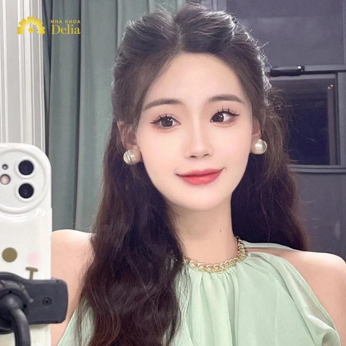 Kiểu tóc đi đám cưới cho mặt tròn