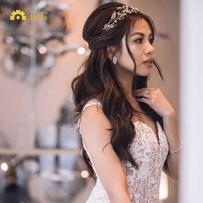 Kiểu tóc buộc nửa đầu dễ thương