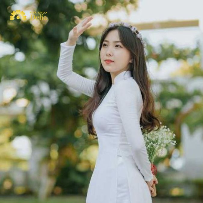 Áo dài học sinh là biểu tượng của thanh xuân và sự tinh khôi.