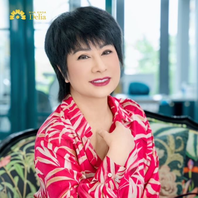 Chị Kim hài lòng tuyệt đối với hàm răng mới