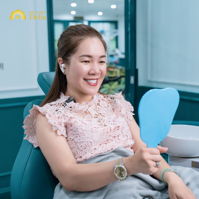 Chị Trâm quyết định bọc 20 răng sứ chất lượng cao để cải thiện hàm răng