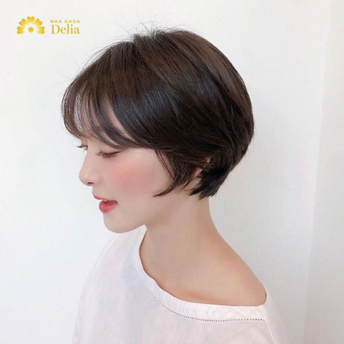 Bob layer ngắn cho mặt tròn